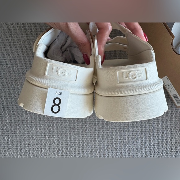 Brand New UGG GoldenGlow Slide Sandals – Women’s Size 8 - Picture 10 of 13